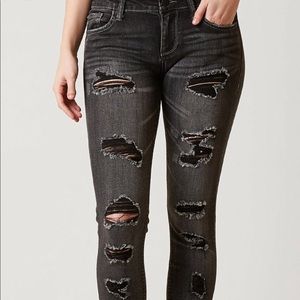 Daytrip from Buckle—Black Distressed Skinny Jeans